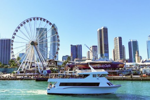 Passeio de barco pela cidade de Miami e pela Baía de Biscayne