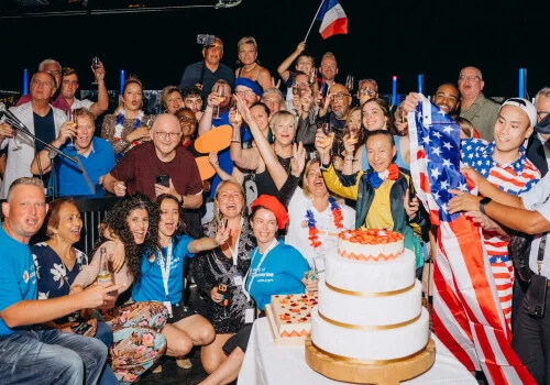 Mingle at the welcome party, enjoy the open bar and taste the Italian cuisine