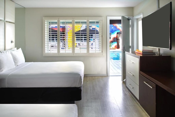 4★ Hotel Near the Strip
