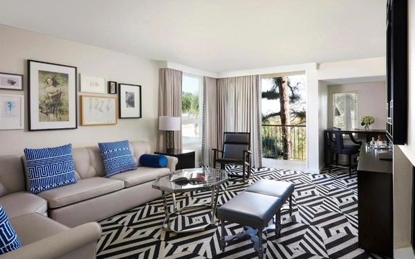 5★ The West Hollywood EDITION (or similar)